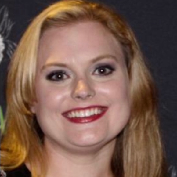 Meet your Posher, Cassandra - Picture 1 of 1